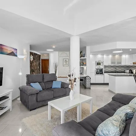 Peaceful Private Terrace & Views * 코스타 테기세