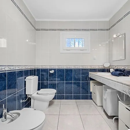 Peaceful Private Terrace & Views 코스타 테기세