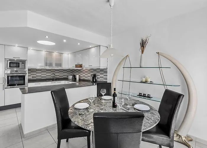 Βίλα Peaceful Private Terrace & Views *