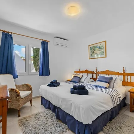 Peaceful Private Terrace & Views 别墅