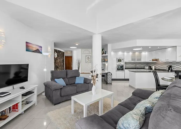 Peaceful Private Terrace & Views * 科斯塔特吉塞